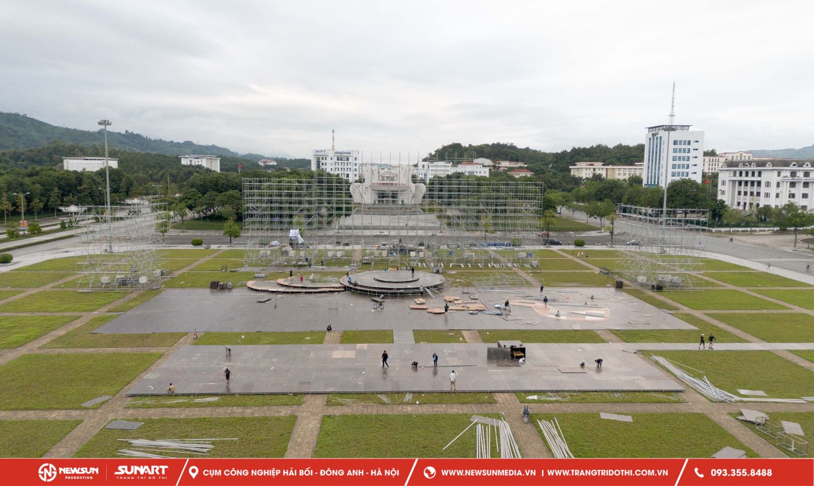 Thi công sân khấu sự kiện Tuần lễ Festival Sông Hồng năm 2025